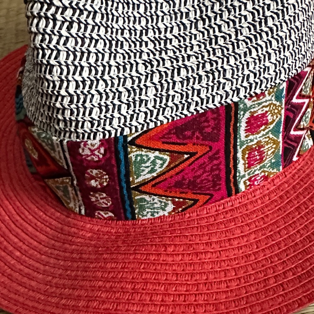 Stylish Hat - Picture 4 of 4